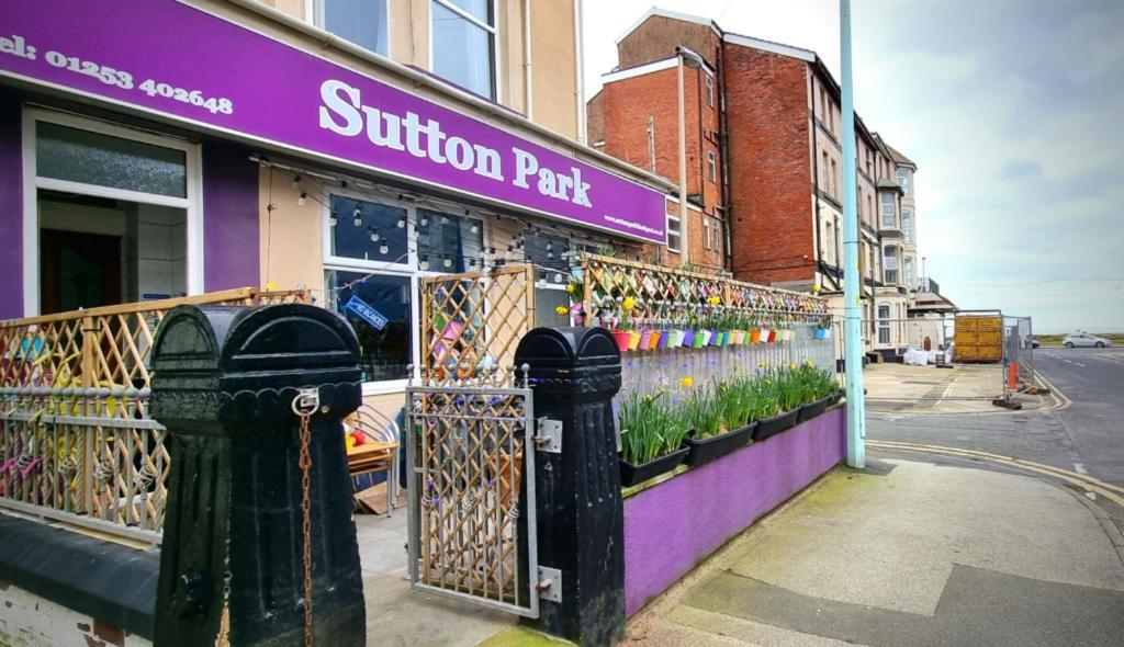 Sutton Park Guest House Blackpool Esterno foto