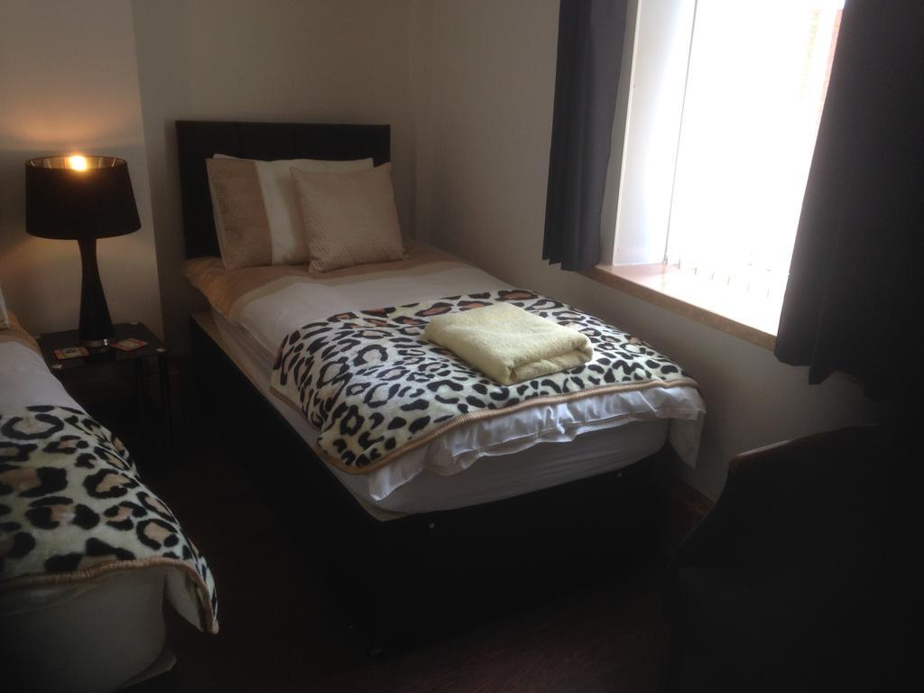 Sutton Park Guest House Blackpool Esterno foto