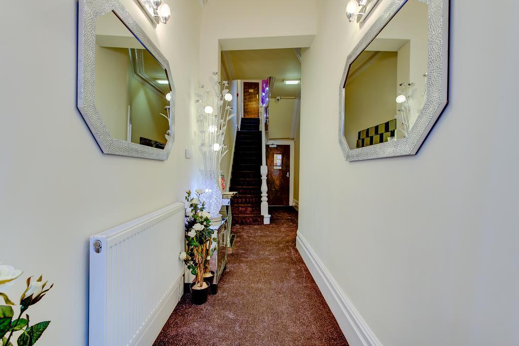 Sutton Park Guest House Blackpool Esterno foto
