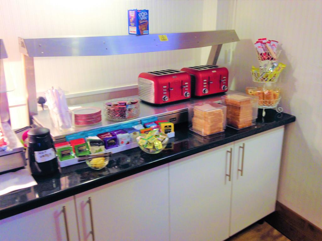 Sutton Park Guest House Blackpool Esterno foto