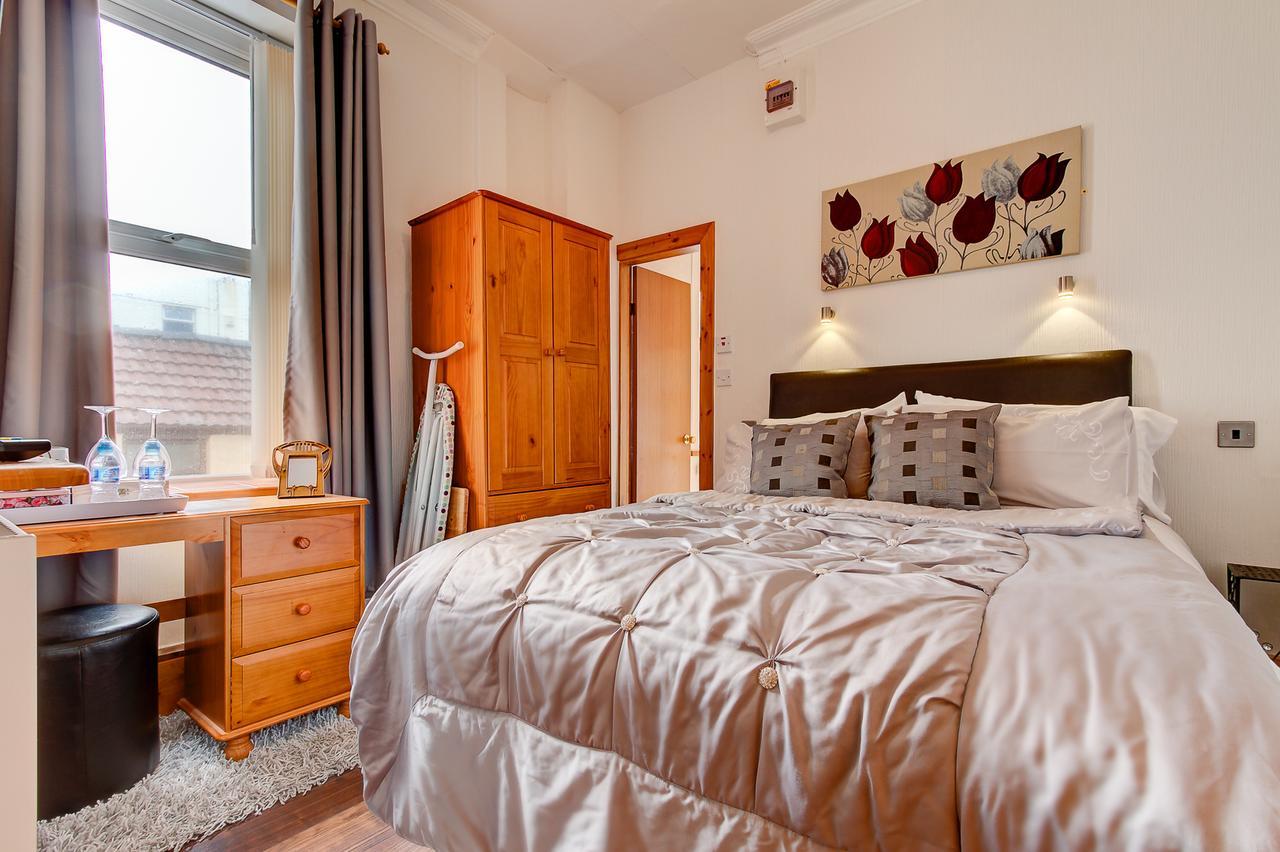 Sutton Park Guest House Blackpool Esterno foto