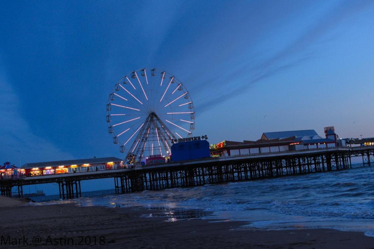Sutton Park Guest House Blackpool Esterno foto
