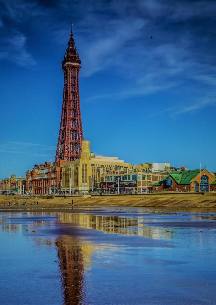 Sutton Park Guest House Blackpool Esterno foto